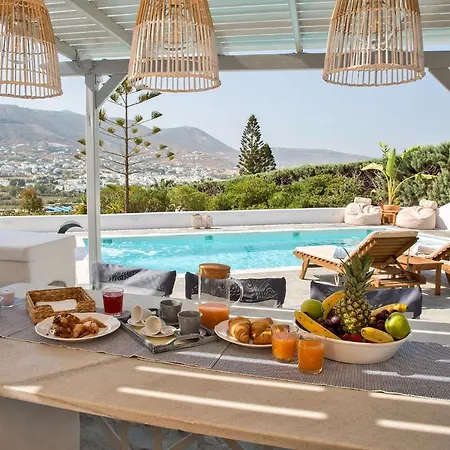 Deep Blue With Private Pool Next To *