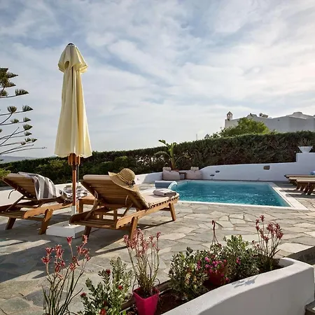 Deep Blue With Private Pool Next To *
