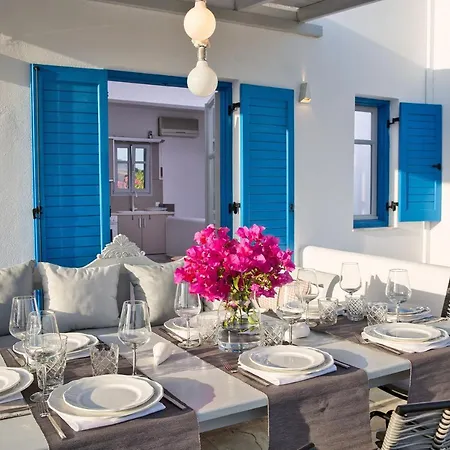 Deep Blue With Private Pool Next To Páros